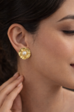 Elegant Gold Flower Pearl Stud Earrings for Women - Image 2